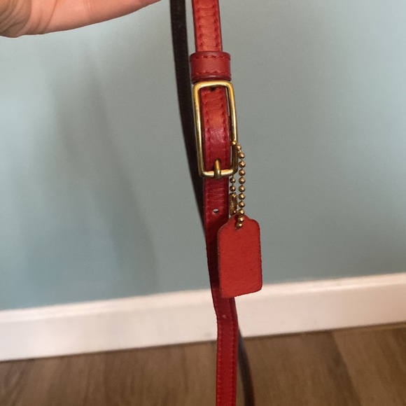 Coach Extra thin red leather XL gold buckle belt with designer tag. Cherry red - Picture 4 of 9